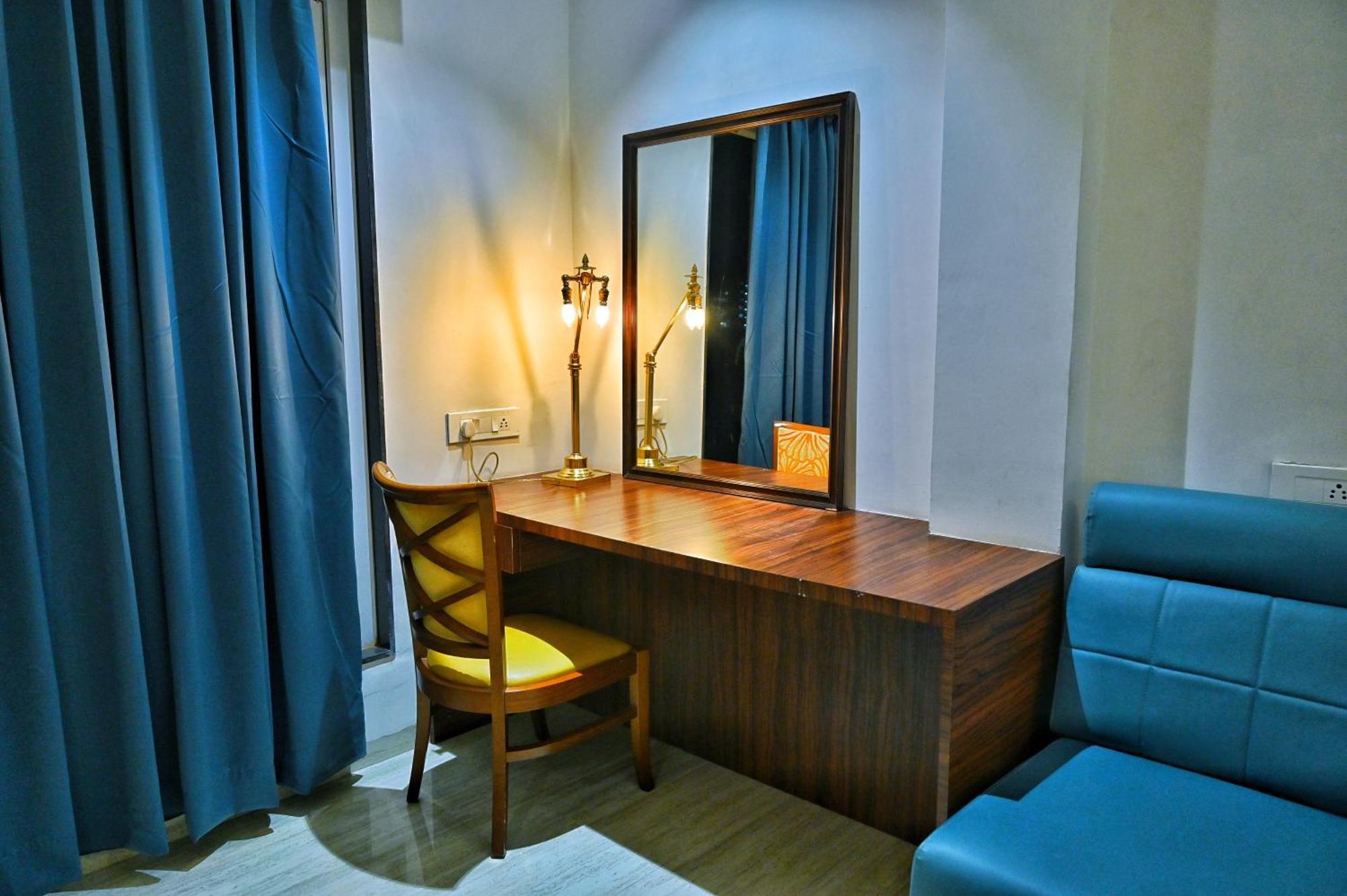 The One Hotel Nashik Extérieur photo