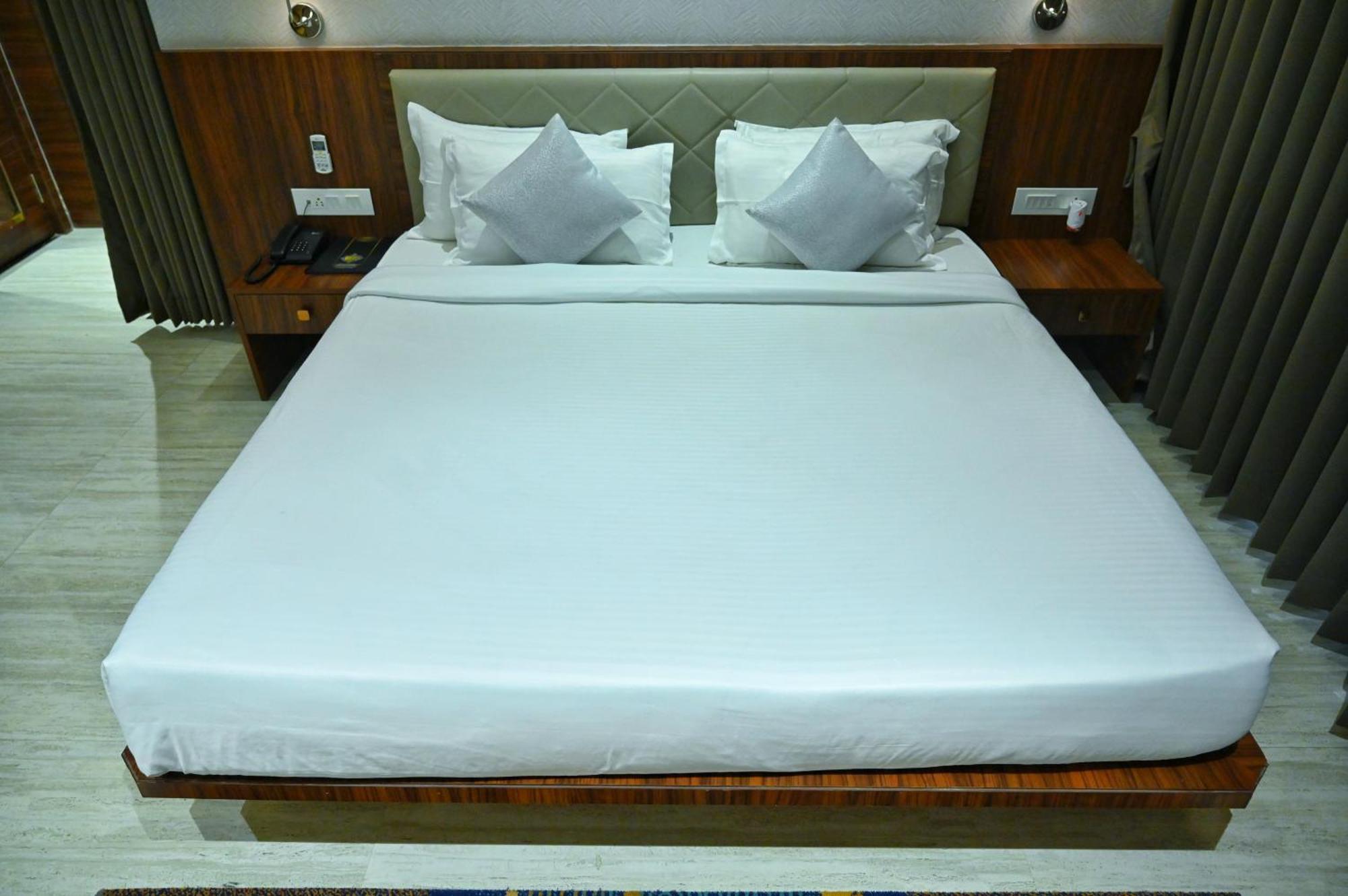 The One Hotel Nashik Extérieur photo